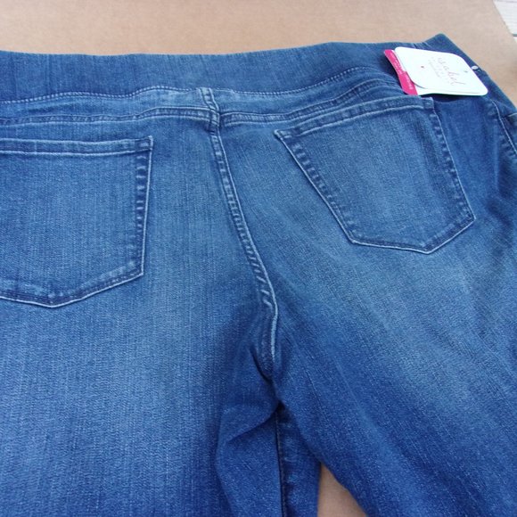 Maternity Blue Jeans - Picture 3 of 6